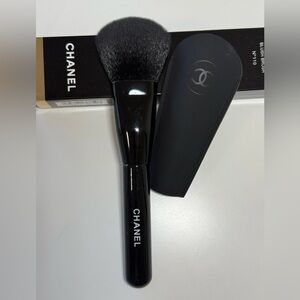 Chanel Les Pinceaux De Chanel Blush Brush No. 110. New